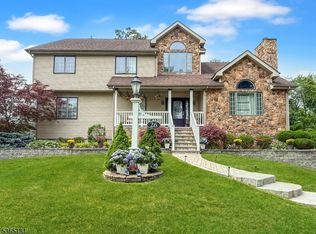 26 Knollwood Rd, Whippany, NJ 07981