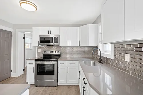 3001 Home Ave Photo 1