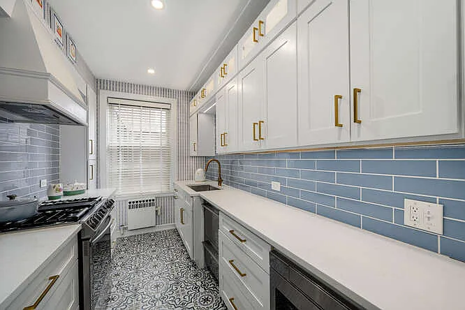 73 E Elm St #4B — Photo 14