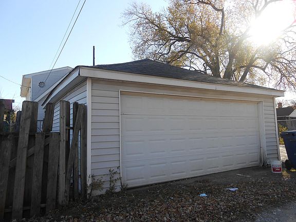 3rd image of 14010 S Burnham Ave