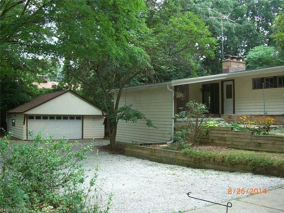 1st image of 1590 Chapman Dr