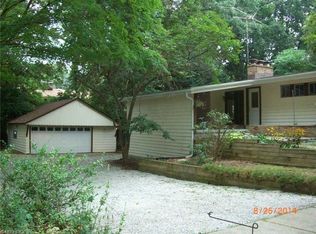 1590 Chapman Dr, Akron, OH 44305