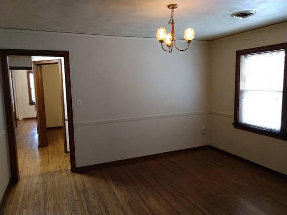 3rd image of 1901 D St APT C