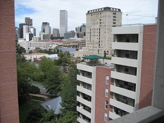 Great Views Of Downtown Skyline!