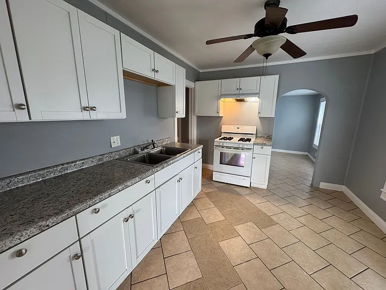 341 S Randolph St — Photo 10