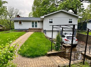 5236 Oakview Dr, Lisle, IL