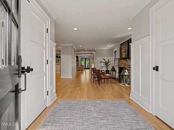 2nd image of 29 Orchard Pl