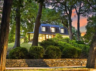 6908 Hillcrest Dr, Wauwatosa, WI 53213