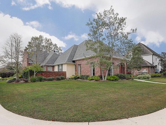 3rd image of 101 Plainfield Cir