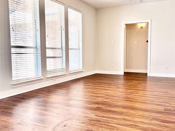 5th image of 1504 De Moss Ct