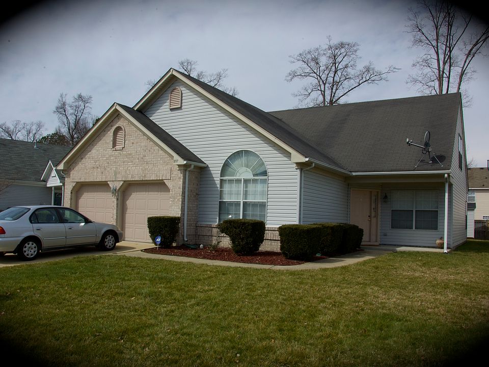 1st image of 897 Holbrook Dr