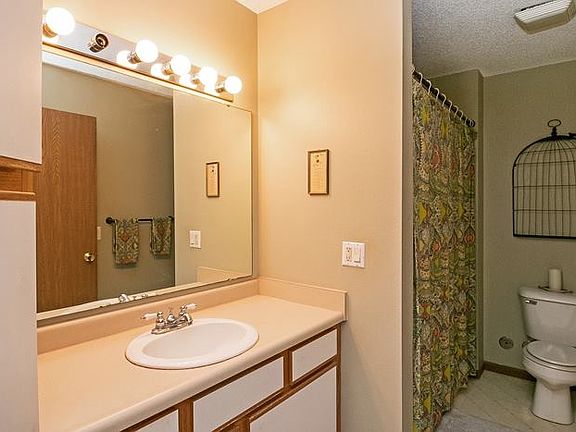 3rd image of 110 Shannon Dr Unit 4