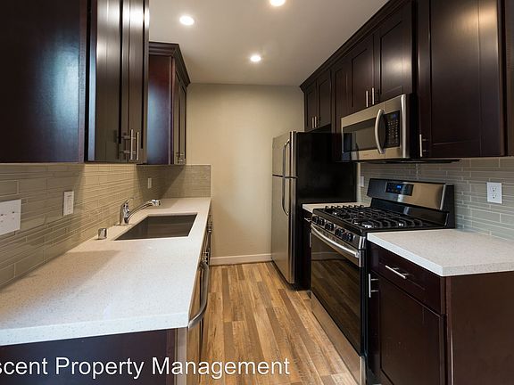 5th image of 3760 33rd St APT 2