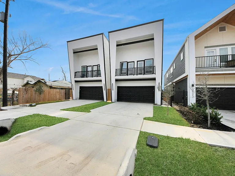 3524 Rebecca St — Photo 45
