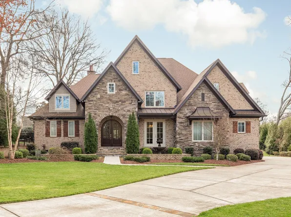 246 Wrenwood Ln, Charlotte, NC 28211