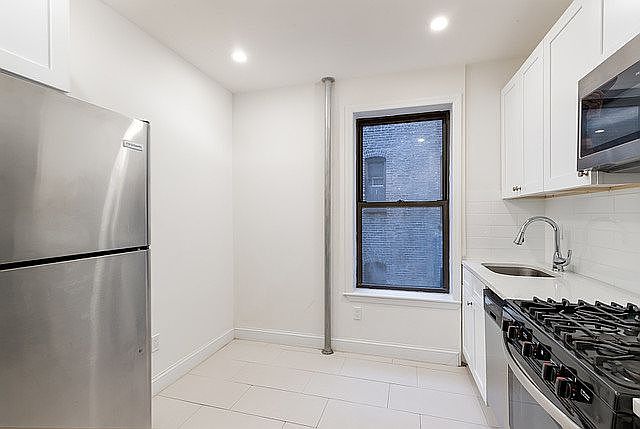 1st image of 718 Amsterdam Ave #1