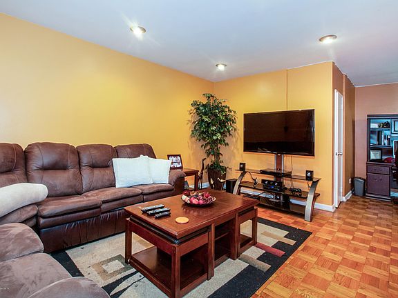 4th image of 350 Richmond Ter APT 1F