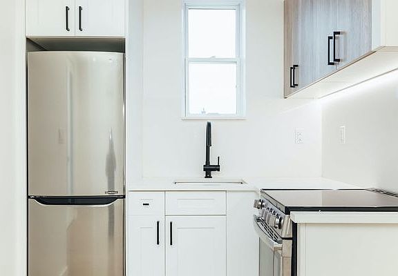 4th image of 282 E 32nd St #22BI