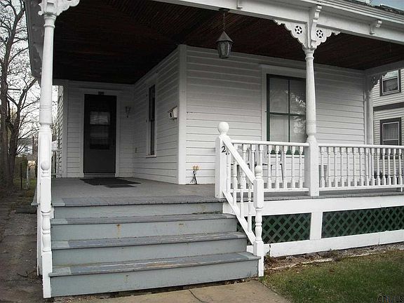 2nd image of 28 Davis St