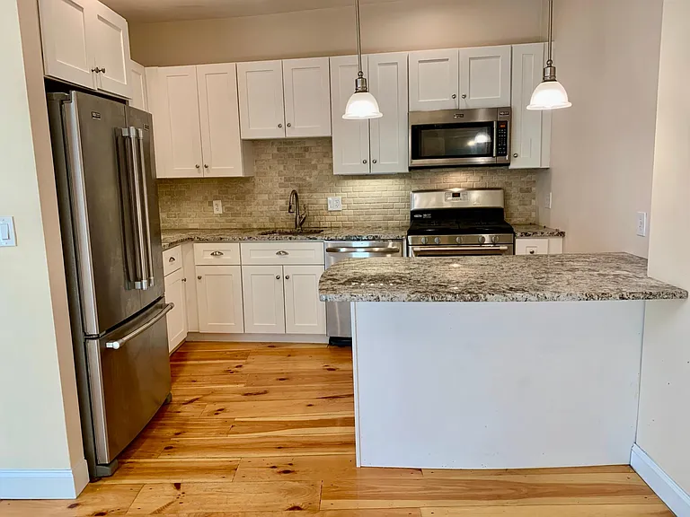 93 Bridge St #3 — Photo 2