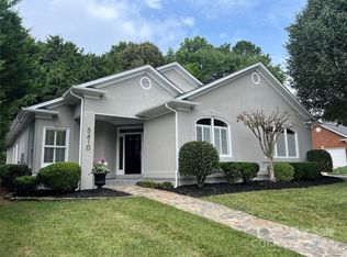 5410 Dunedin Ln, Charlotte, NC 28270