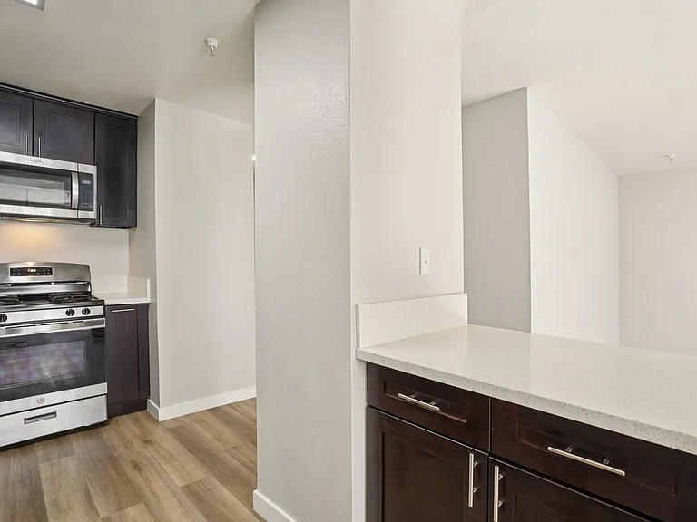 Chadron Apts — Photo 30