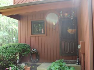 12 Iris Ct, Edison, NJ 08820