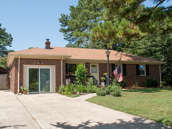 2nd image of 544 Giles Dr
