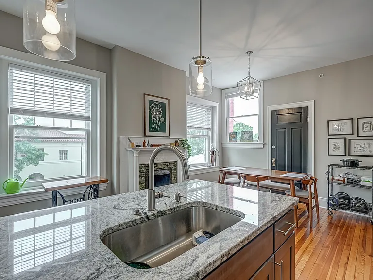 425 N Arthur Ashe Blvd #G — Photo 8