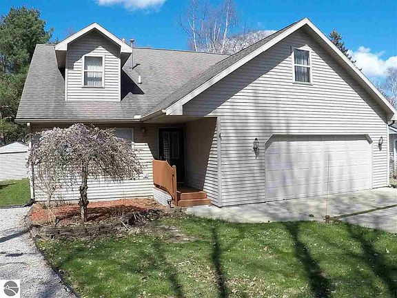 4th image of 228 W Lake Dr