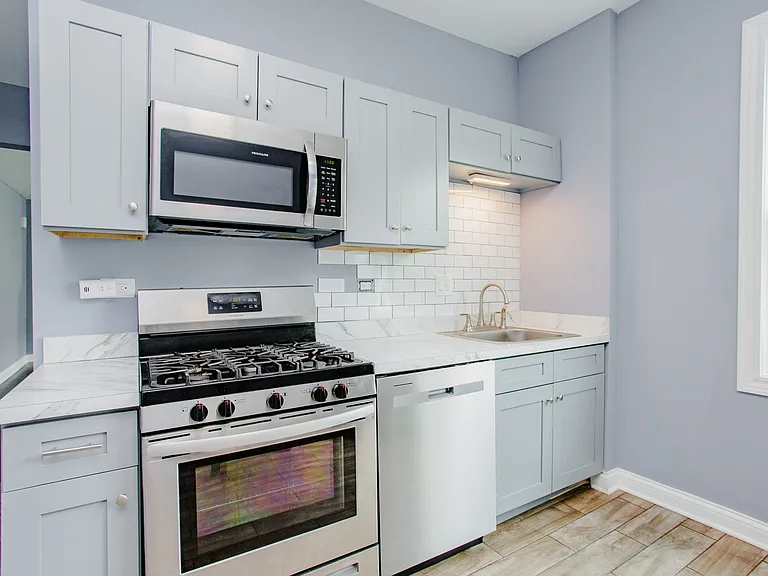 2906 N Harding Ave #2 — Photo 13