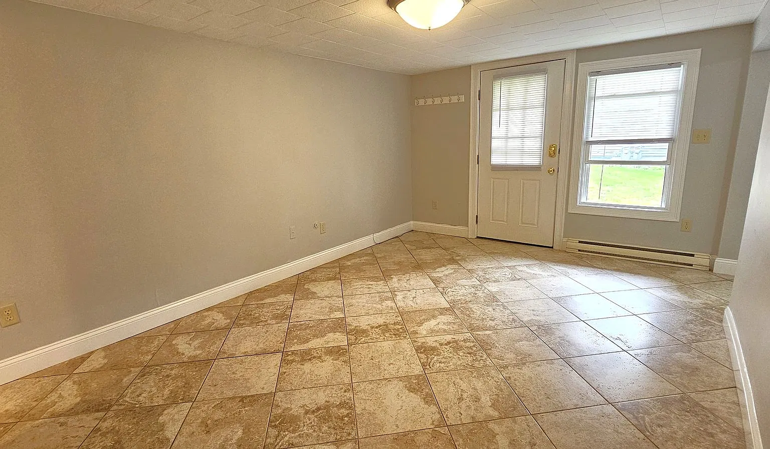 86 Marble Ave — Photo 2