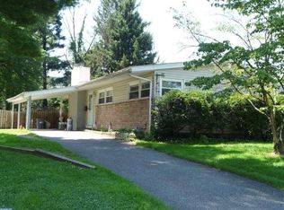 15 Village Dr, Aston, PA 19014