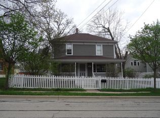 120 Division St, Algonquin, IL 60102