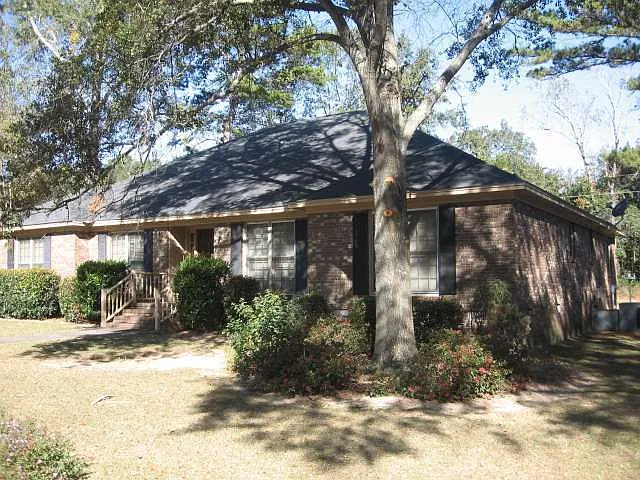 1919B Buck Ln — Photo 1
