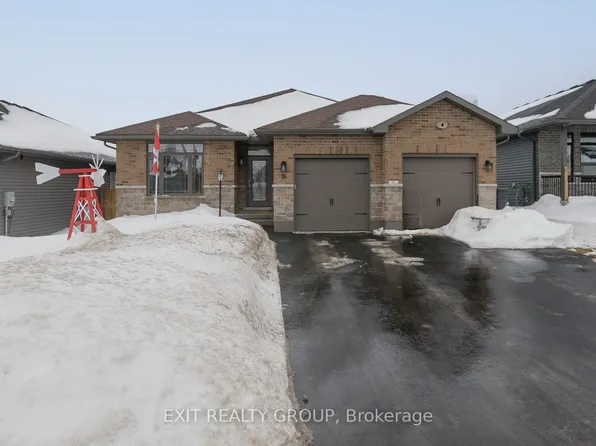 16 Matheos Cres, Quinte West, ON K8V 0L2