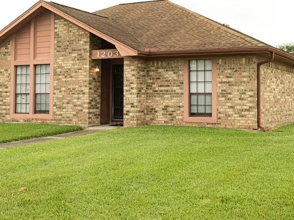 1203 Briarmeadow Dr, Beaumont, TX 77706