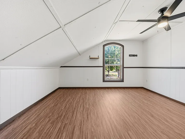 700 Harrel Ave — Photo 29