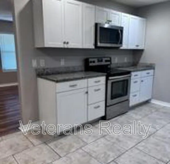 113 Alverado Dr — Photo 5