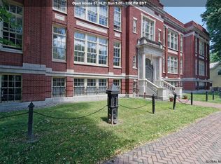 137 Front St APT 106, Schenectady, NY 12305