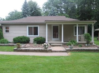 2768 Woodbine Dr, Waterford, MI 48328