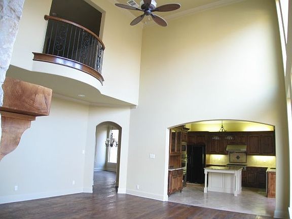 3rd image of 6913 Traceland Dr