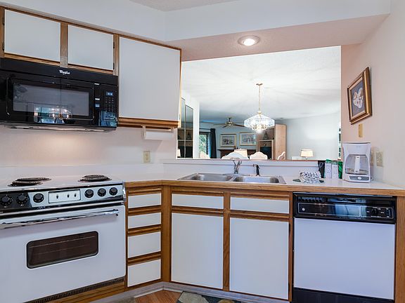 4th image of 343 Wimbledon Dr APT 5