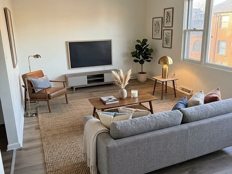 435 W 10th St #8 — Photo 9