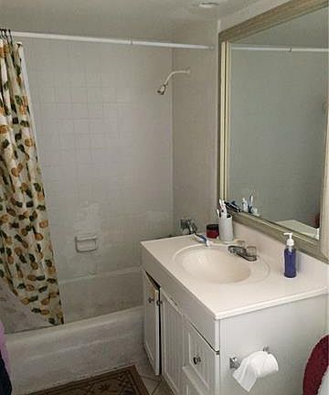 5th image of 426 Yellowbird St