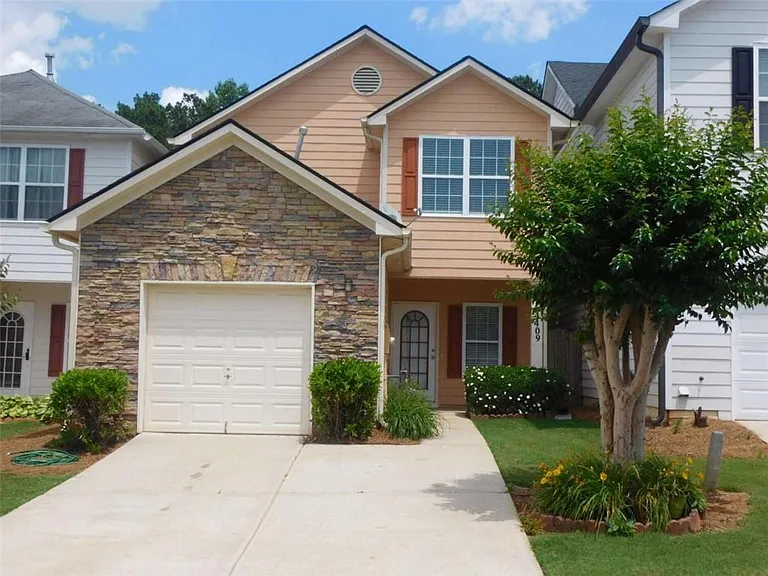 4409 Plum Frost Ct — Photo 2
