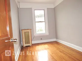 Rented by Zikos Realty Services