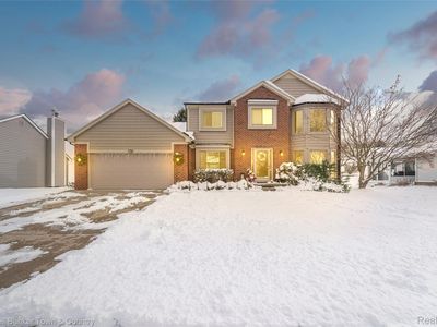 539 Dorchester Way, Milford, MI, 48381