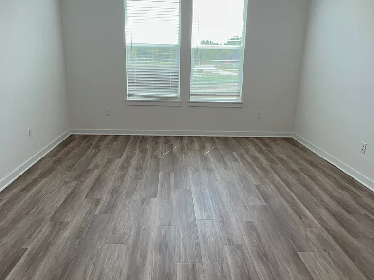 2301 Langford St — Photo 4