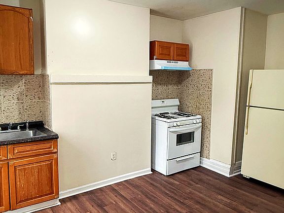2nd image of 123 Highland Ave #1